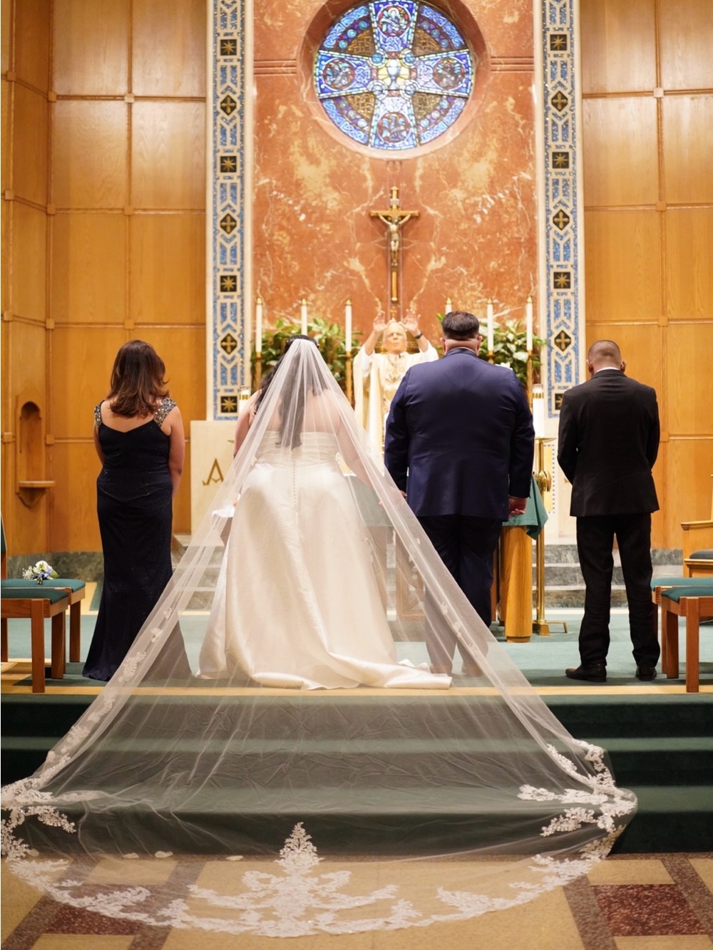 Long Lace Cathedral Veil with Scalloped Edging - Ivory